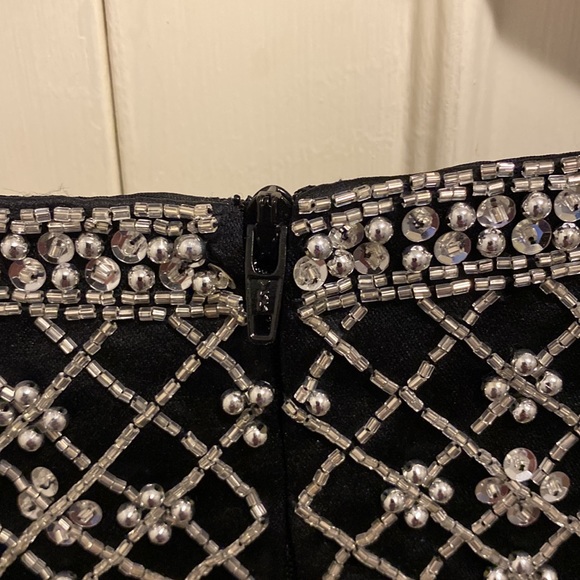 Black and silver sequined/beaded formal top - Picture 4 of 5